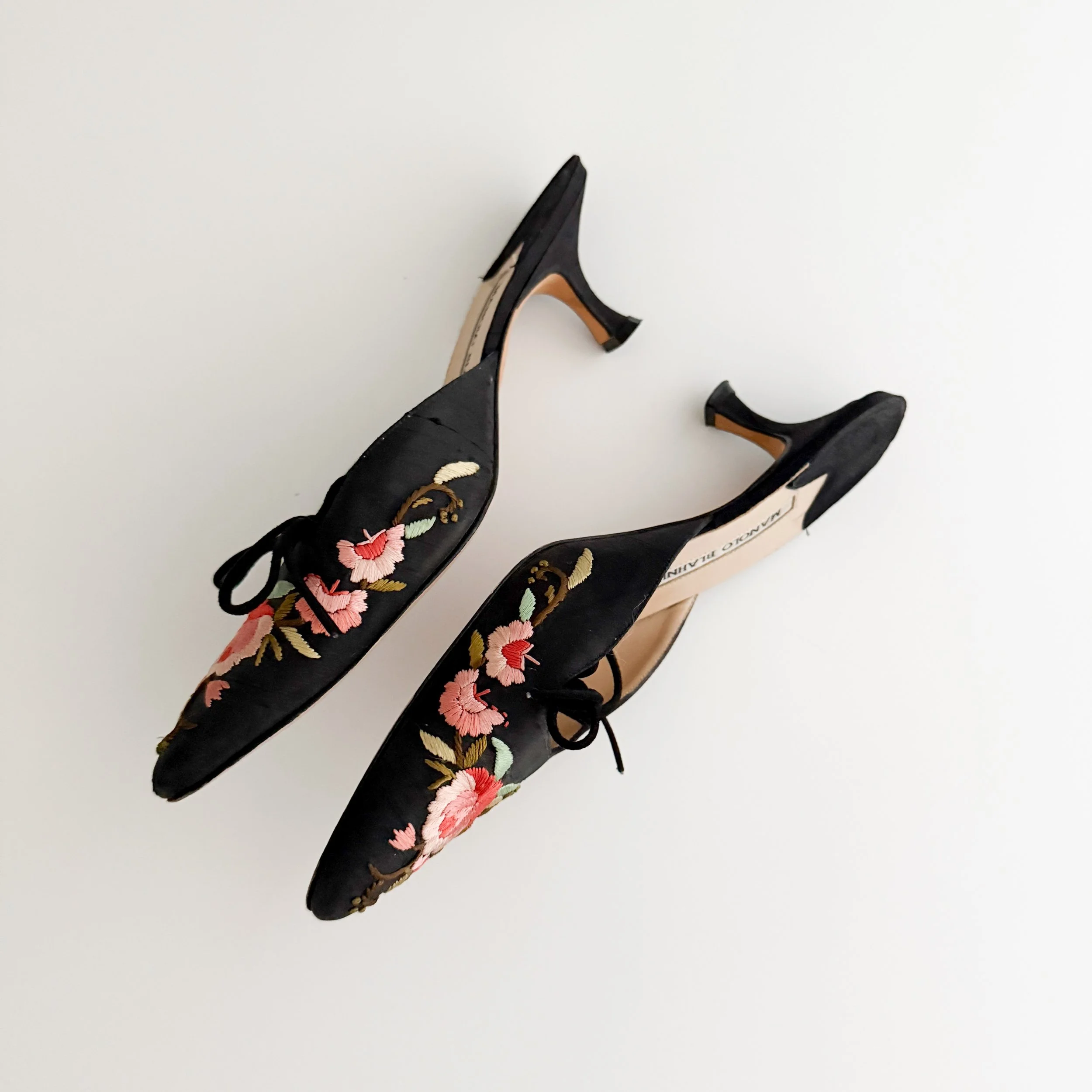 Manolo Blahnik (36.5) ヒール Manolo Blahnik Black Leather Ankle Strap Heels (IT 36.5